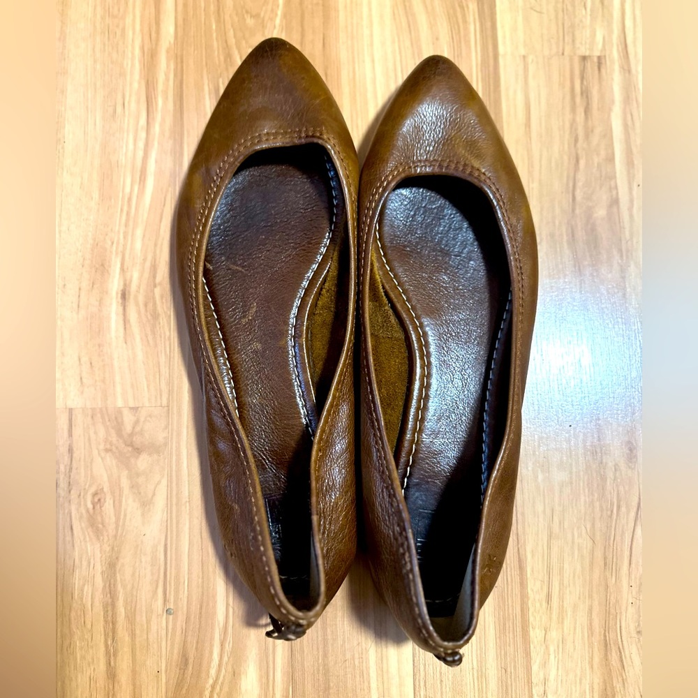 Frye flats